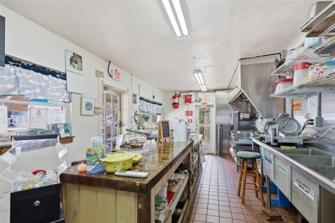 Commercial property in Cedar Key, Florida 216.46 sq.m. № 2213774 - photo 29