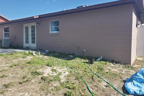 House in Orlando, Florida 4 bedrooms, 152.08 sq.m. № 1422790 - photo 24