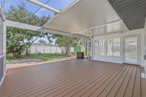 House in Seminole, Florida 2 bedrooms, 109.9 sq.m. № 2141995 - photo 24