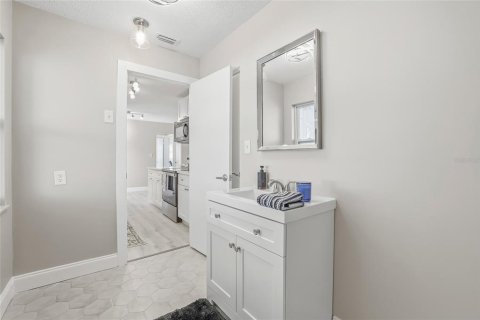 House in Seminole, Florida 2 bedrooms, 109.9 sq.m. № 2141995 - photo 15