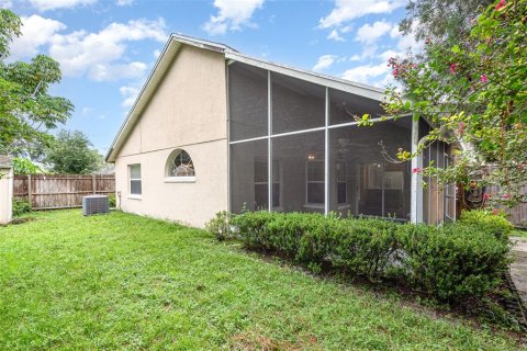 House in Oviedo, Florida 3 bedrooms, 151.99 sq.m. № 1335388 - photo 16