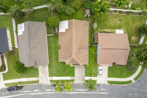 House in Oviedo, Florida 3 bedrooms, 151.99 sq.m. № 1335388 - photo 20