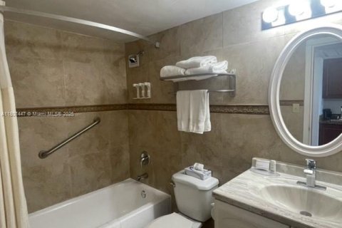 Condo in Sunny Isles Beach, Florida  № 1864845 - photo 20