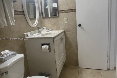 Condo in Sunny Isles Beach, Florida  № 1864845 - photo 17