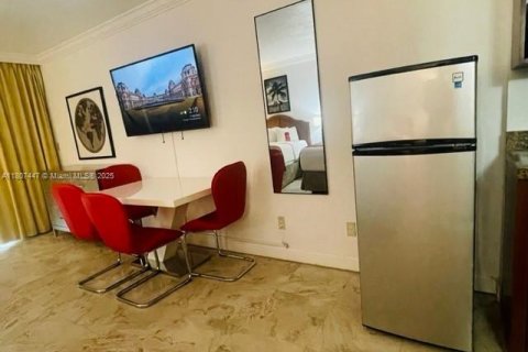 Condo in Sunny Isles Beach, Florida  № 1864845 - photo 10