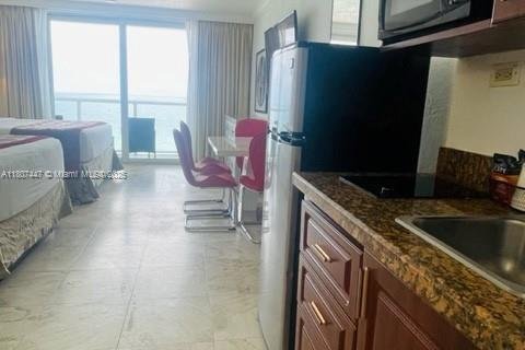 Condo in Sunny Isles Beach, Florida  № 1864845 - photo 14