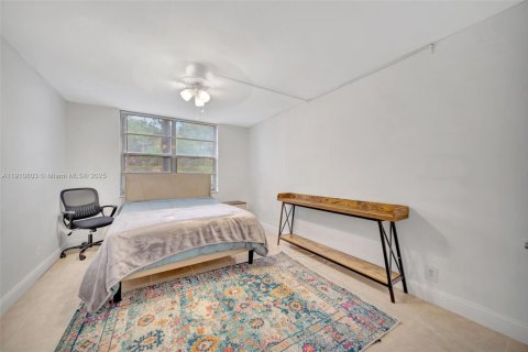 Купить кондоминиум в Плантация, Флорида 2 спальни, 97.92м2, № 1965980 - фото 24