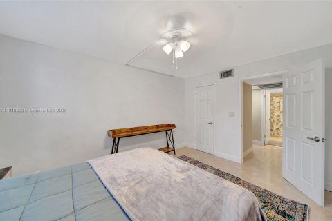 Купить кондоминиум в Плантация, Флорида 2 спальни, 97.92м2, № 1965980 - фото 25