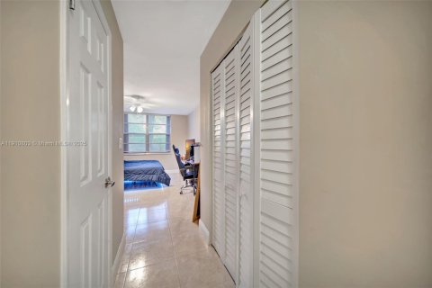 Купить кондоминиум в Плантация, Флорида 2 спальни, 97.92м2, № 1965980 - фото 23
