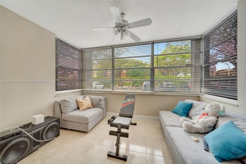 Купить кондоминиум в Плантация, Флорида 2 спальни, 97.92м2, № 1965980 - фото 13