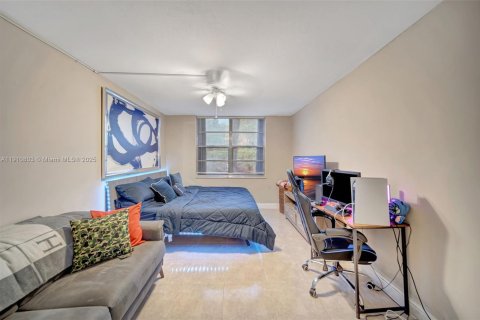 Купить кондоминиум в Плантация, Флорида 2 спальни, 97.92м2, № 1965980 - фото 17