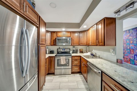 Купить кондоминиум в Плантация, Флорида 2 спальни, 97.92м2, № 1965980 - фото 4