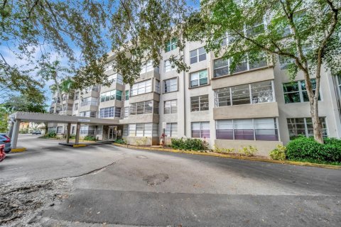 Купить кондоминиум в Плантация, Флорида 2 спальни, 97.92м2, № 1965980 - фото 2