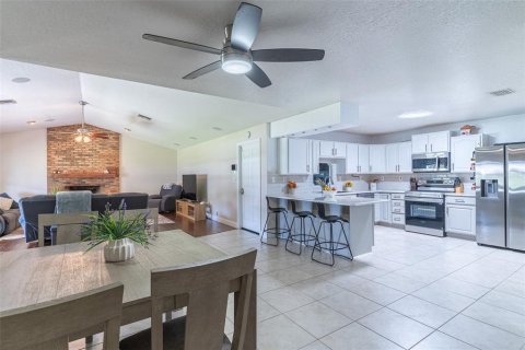 Villa ou maison à vendre à Bartow, Floride: 3 chambres, 192.31 m2 № 2389101 - photo 9