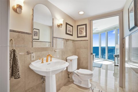 Купить кондоминиум в Санни-Айлс-Бич, Флорида 2 спальни, 163.14м2, № 2017620 - фото 25