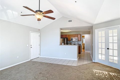 Condo in Altamonte Springs, Florida, 3 bedrooms  № 2237569 - photo 8