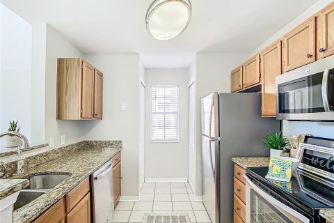 Condo in Altamonte Springs, Florida, 3 bedrooms  № 2237569 - photo 14