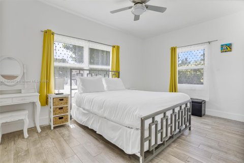 House in Dania Beach, Florida 3 bedrooms, 77.2 sq.m. № 1871276 - photo 17