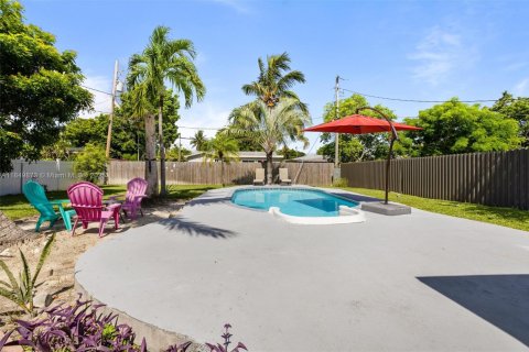 House in Dania Beach, Florida 3 bedrooms, 77.2 sq.m. № 1871276 - photo 30