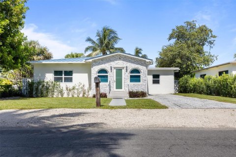 House in Dania Beach, Florida 3 bedrooms, 77.2 sq.m. № 1871276 - photo 1