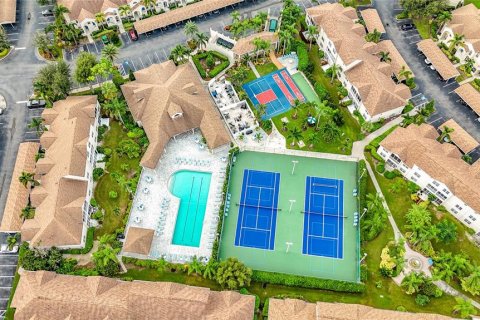 Купить кондоминиум в Сарасота, Флорида 5 комнат, 99.22м2, № 2148597 - фото 23