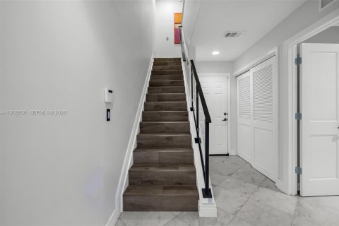 Adosado en venta en Fort Lauderdale, Florida, 2 dormitorios, 193.24 m2 № 2010610 - foto 21