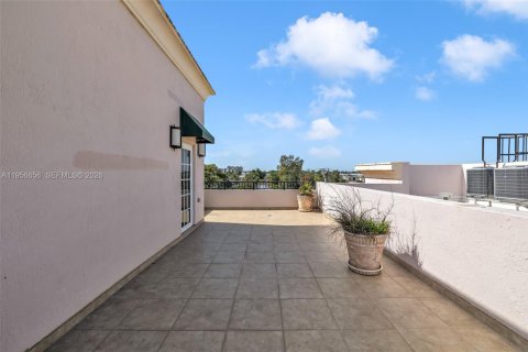 Adosado en venta en Fort Lauderdale, Florida, 2 dormitorios, 193.24 m2 № 2010610 - foto 23