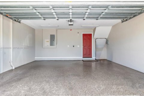 Adosado en venta en Fort Lauderdale, Florida, 2 dormitorios, 193.24 m2 № 2010610 - foto 27