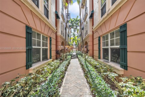 Adosado en venta en Fort Lauderdale, Florida, 2 dormitorios, 193.24 m2 № 2010610 - foto 25