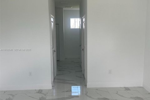 Купить виллу или дом в Лихай-Эйкерс, Флорида 3 спальни, № 1990966 - фото 16