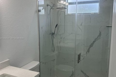 Купить виллу или дом в Лихай-Эйкерс, Флорида 3 спальни, № 1990966 - фото 11