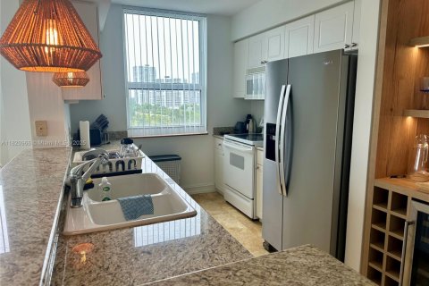 Condo in Aventura, Florida, 2 bedrooms  № 1788667 - photo 11
