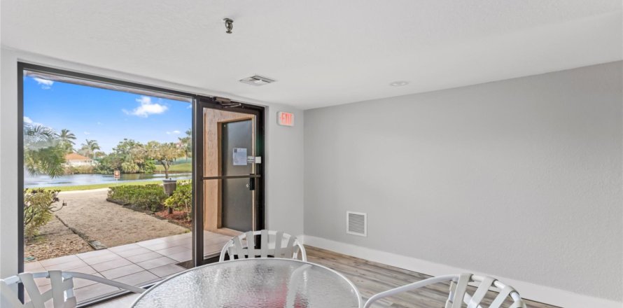 Condominio en Delray Beach, Florida, 2 dormitorios  № 1029527