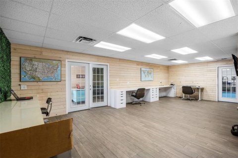 Immobilier commercial à vendre à Saint Petersburg, Floride: 538.46 m2 № 2389311 - photo 23