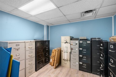 Immobilier commercial à vendre à Saint Petersburg, Floride: 538.46 m2 № 2389311 - photo 9