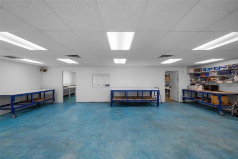 Immobilier commercial à vendre à Saint Petersburg, Floride: 538.46 m2 № 2389311 - photo 12