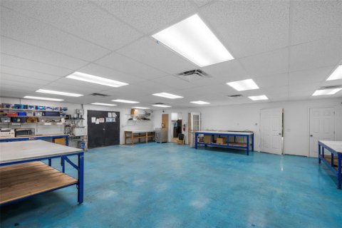 Immobilier commercial à vendre à Saint Petersburg, Floride: 538.46 m2 № 2389311 - photo 14