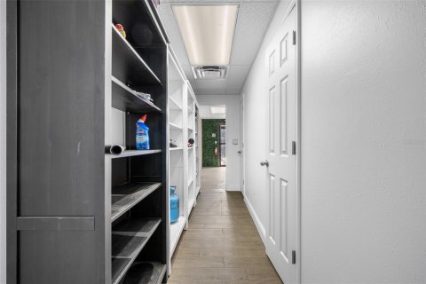 Immobilier commercial à vendre à Saint Petersburg, Floride: 538.46 m2 № 2389311 - photo 7