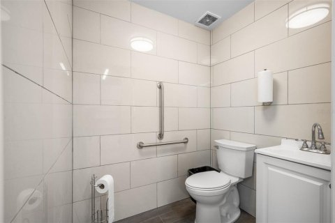 Immobilier commercial à vendre à Saint Petersburg, Floride: 538.46 m2 № 2389311 - photo 17