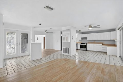Casa en venta en Largo, Florida, 3 dormitorios, 164.62 m2 № 2102573 - foto 7