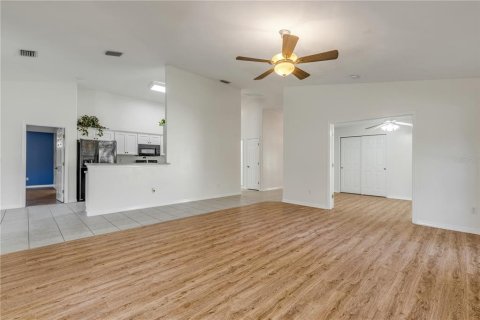 Casa en venta en New Smyrna Beach, Florida, 4 dormitorios, 187.94 m2 № 1615970 - foto 7