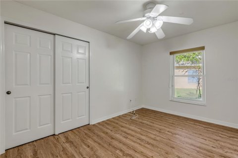 House in New Smyrna Beach, Florida 4 bedrooms, 187.94 sq.m. № 1615970 - photo 12