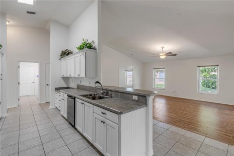 Casa en venta en New Smyrna Beach, Florida, 4 dormitorios, 187.94 m2 № 1615970 - foto 17