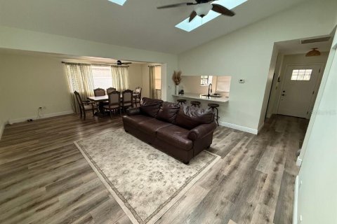 Villa ou maison à louer à Largo, Floride: 2 chambres, 110.83 m2 № 2297161 - photo 4