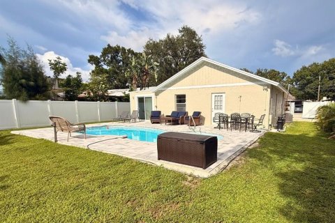 Villa ou maison à louer à Largo, Floride: 2 chambres, 110.83 m2 № 2297161 - photo 18