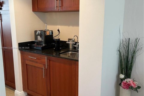 Condominio en venta en Fort Lauderdale, Florida, 3 dormitorios, 180.14 m2 № 1706211 - foto 5