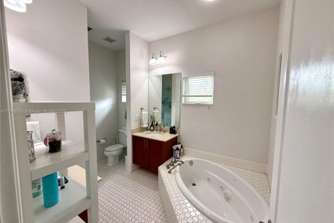 Condominio en venta en Fort Lauderdale, Florida, 3 dormitorios, 180.14 m2 № 1706211 - foto 22
