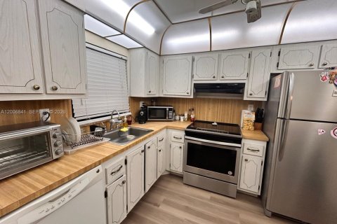 Condo in Sunrise, Florida, 1 bedroom  № 2170764 - photo 9