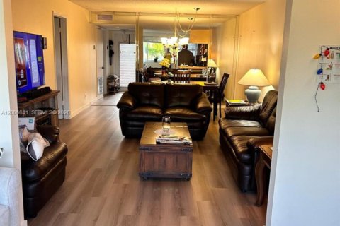 Condo in Sunrise, Florida, 1 bedroom  № 2170764 - photo 12