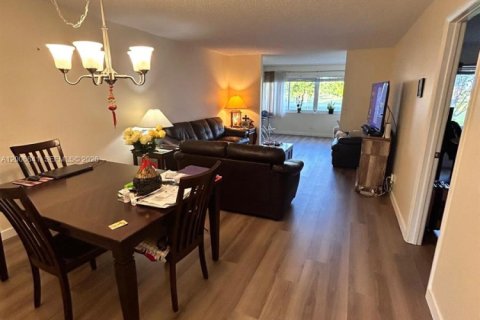 Condo in Sunrise, Florida, 1 bedroom  № 2170764 - photo 3